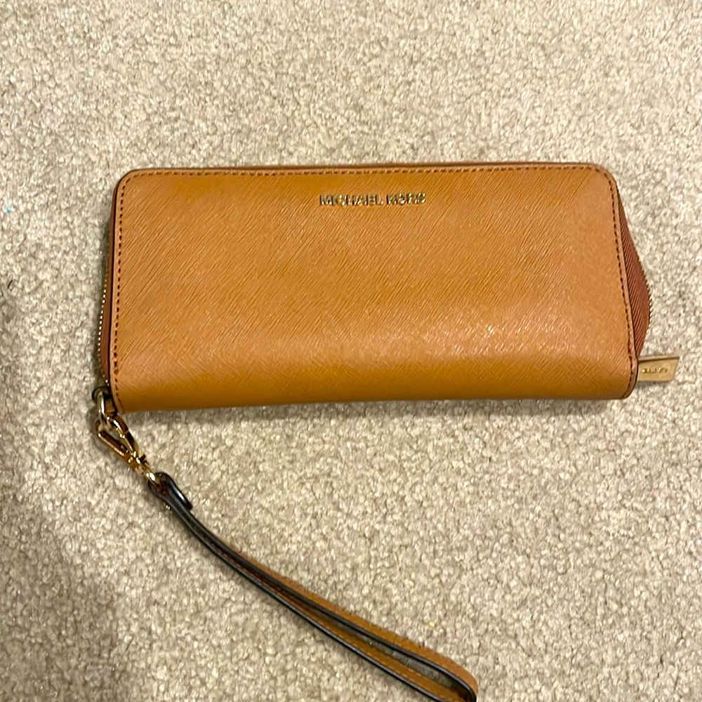 Michael Kors wristlet wallet